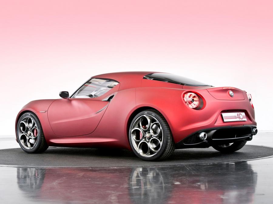  Alfa Romeo 4C Concept 2011 года  (фото 9 из 24)